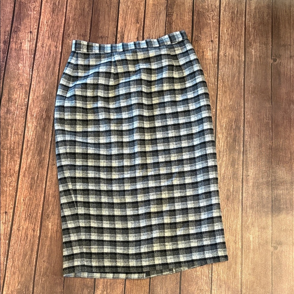 Vivien of Holloway Wool Blend Lined Plaid Pencil Skirt in Grey and Black Sz W30